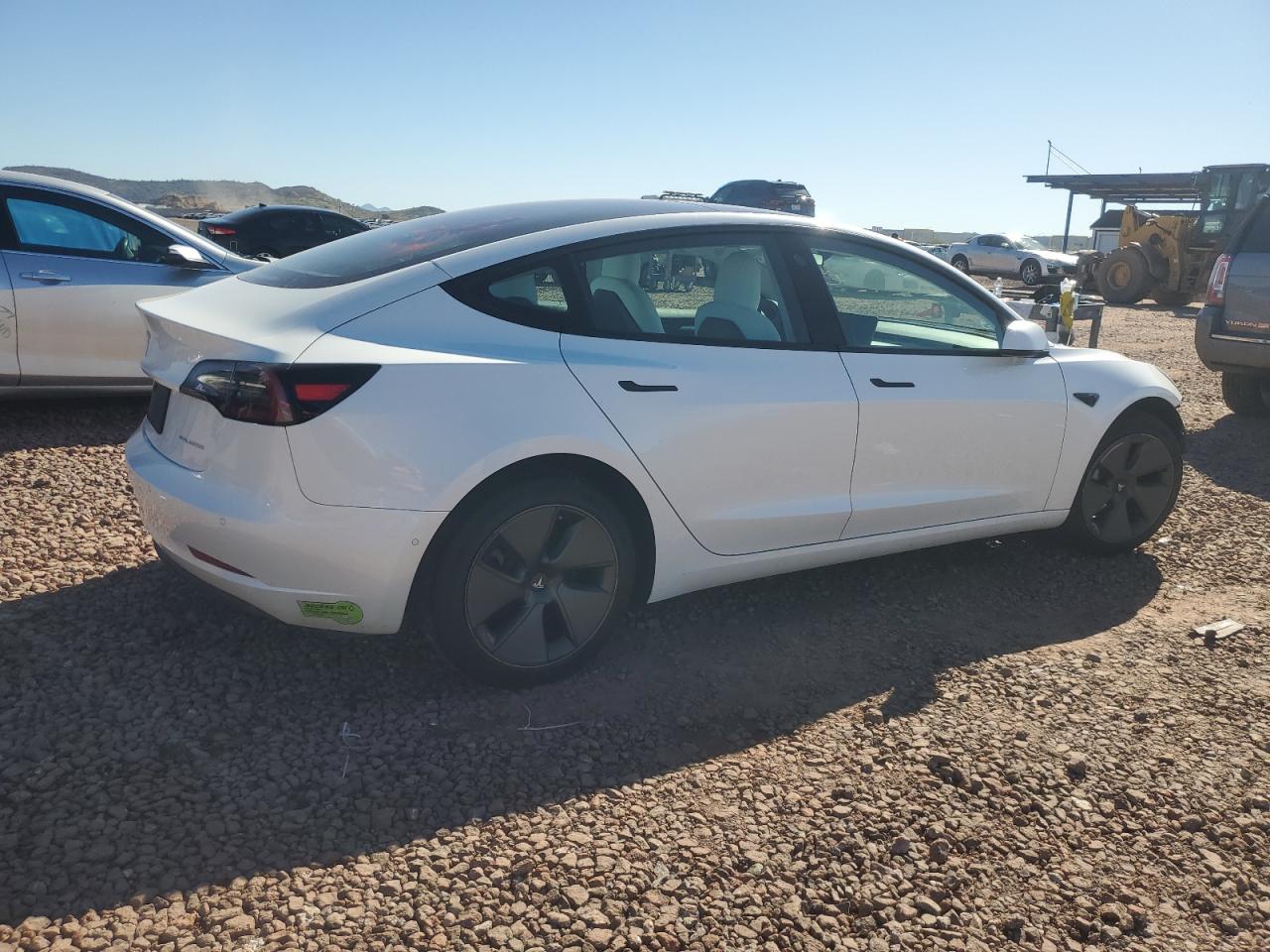 Photo 2 VIN: 5YJ3E1EB4NF129186 - TESLA MODEL 3 