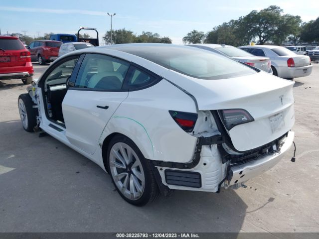 Photo 2 VIN: 5YJ3E1EB4NF176931 - TESLA MODEL 3 