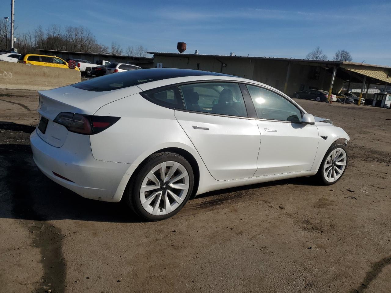 Photo 2 VIN: 5YJ3E1EB4NF181045 - TESLA MODEL 3 