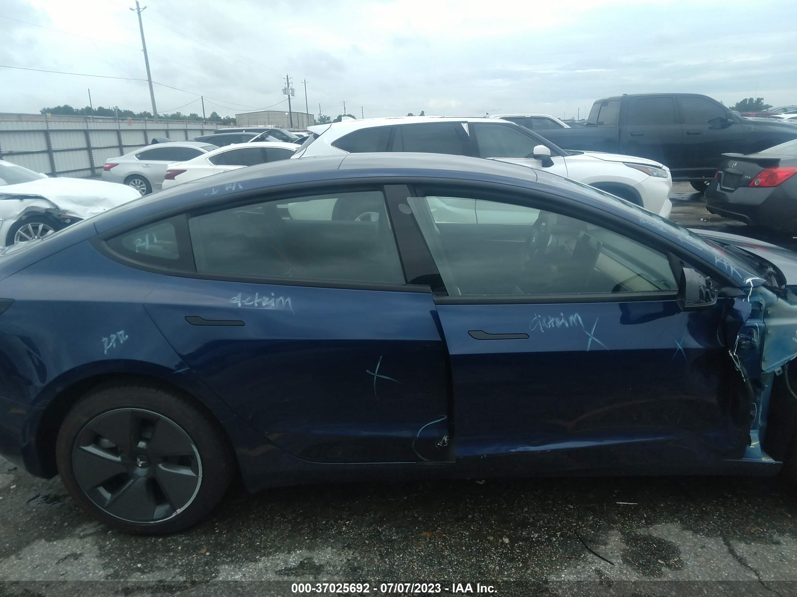 Photo 10 VIN: 5YJ3E1EB4PF391387 - TESLA MODEL 3 