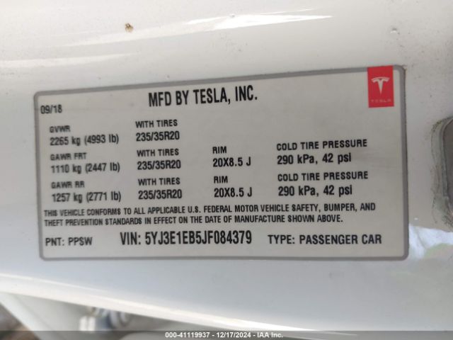 Photo 8 VIN: 5YJ3E1EB5JF084379 - TESLA MODEL 3 