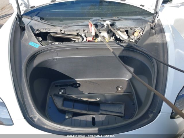 Photo 9 VIN: 5YJ3E1EB5JF084379 - TESLA MODEL 3 