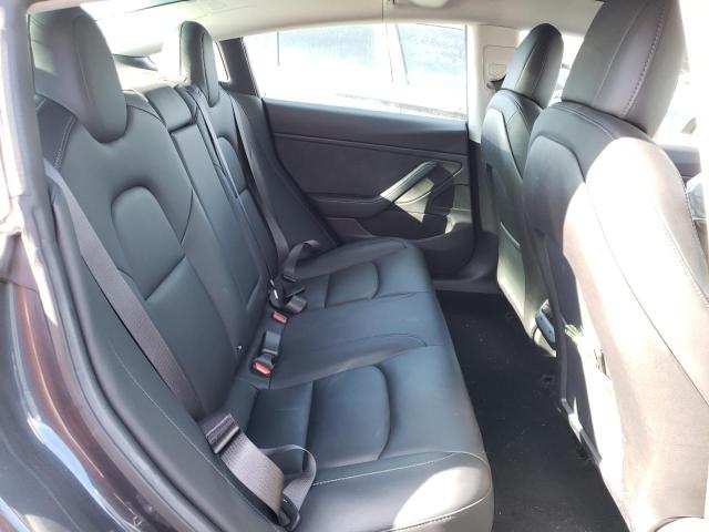 Photo 5 VIN: 5YJ3E1EB5JF094118 - TESLA MODEL 3 