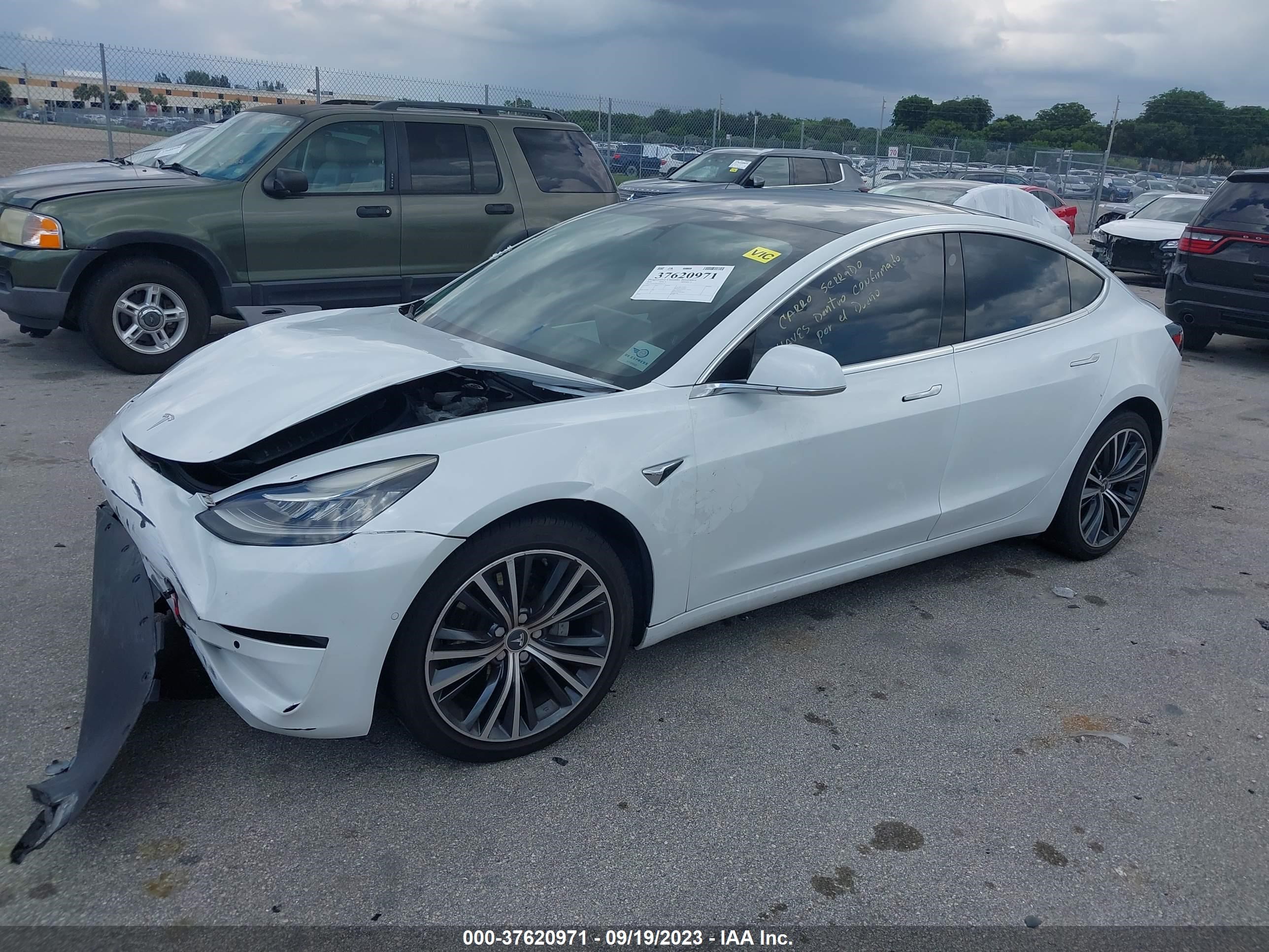 Photo 1 VIN: 5YJ3E1EB5JF096757 - TESLA MODEL 3 