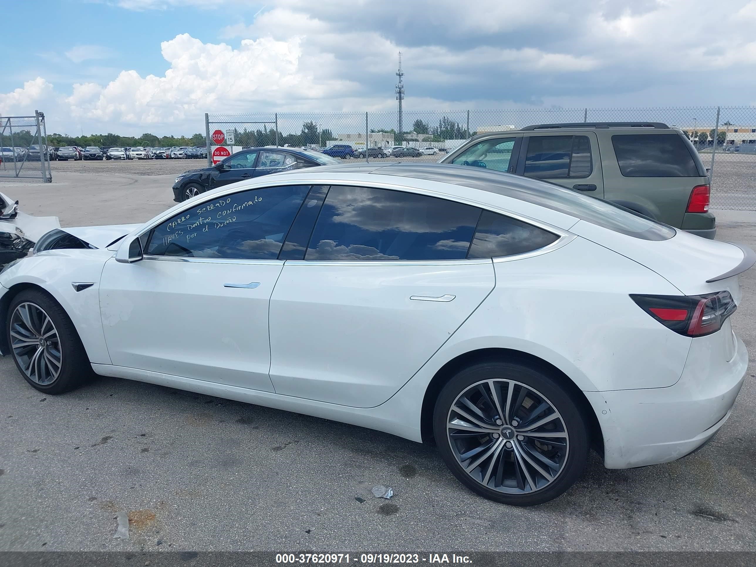 Photo 12 VIN: 5YJ3E1EB5JF096757 - TESLA MODEL 3 