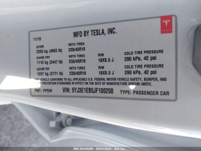 Photo 8 VIN: 5YJ3E1EB5JF100208 - TESLA MODEL 3 