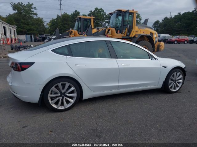 Photo 3 VIN: 5YJ3E1EB5JF101231 - TESLA MODEL 3 