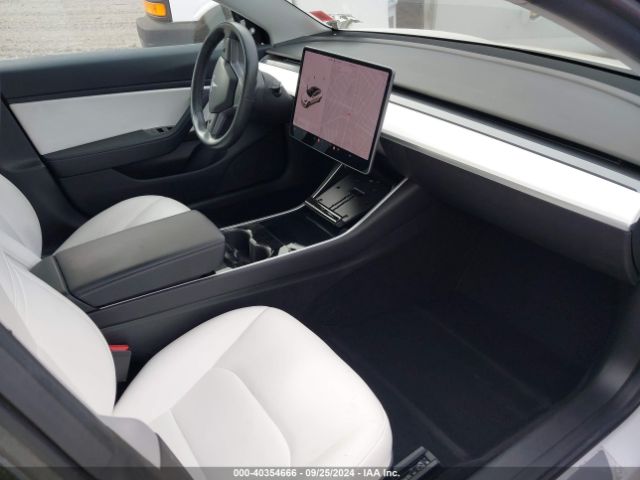 Photo 4 VIN: 5YJ3E1EB5JF101231 - TESLA MODEL 3 