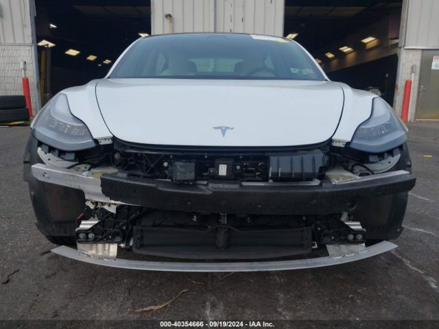 Photo 5 VIN: 5YJ3E1EB5JF101231 - TESLA MODEL 3 