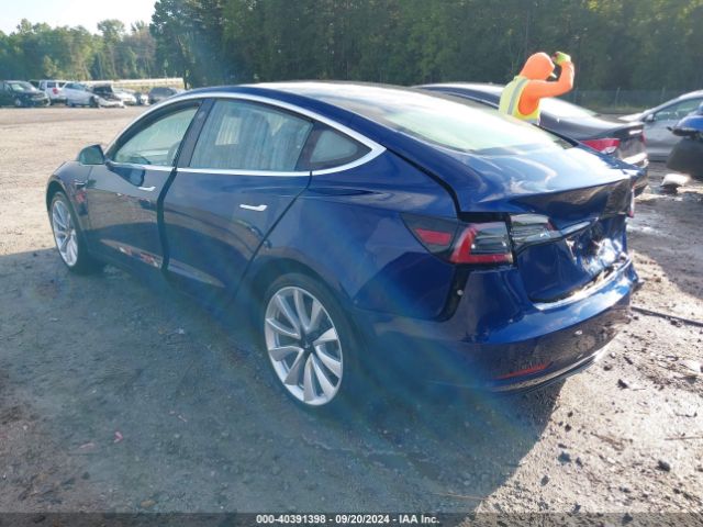 Photo 2 VIN: 5YJ3E1EB5JF117414 - TESLA MODEL 3 