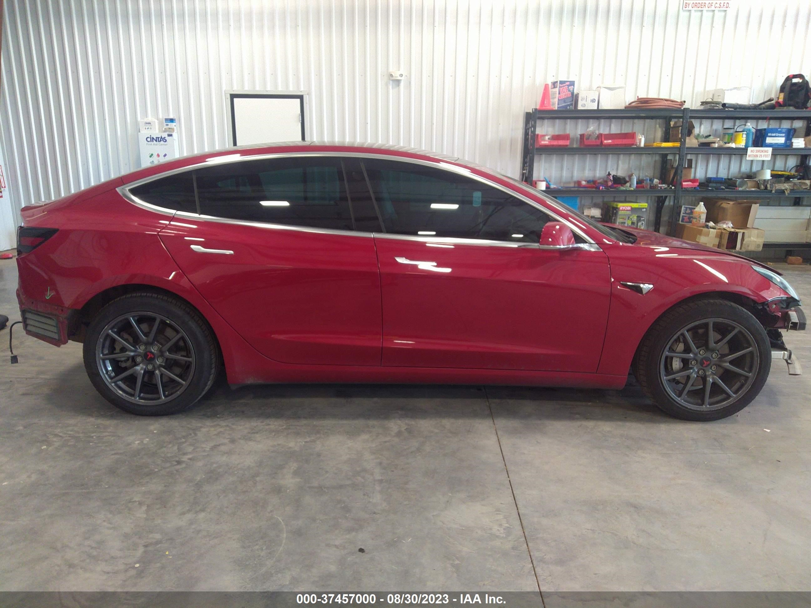 Photo 12 VIN: 5YJ3E1EB5JF129871 - TESLA MODEL 3 