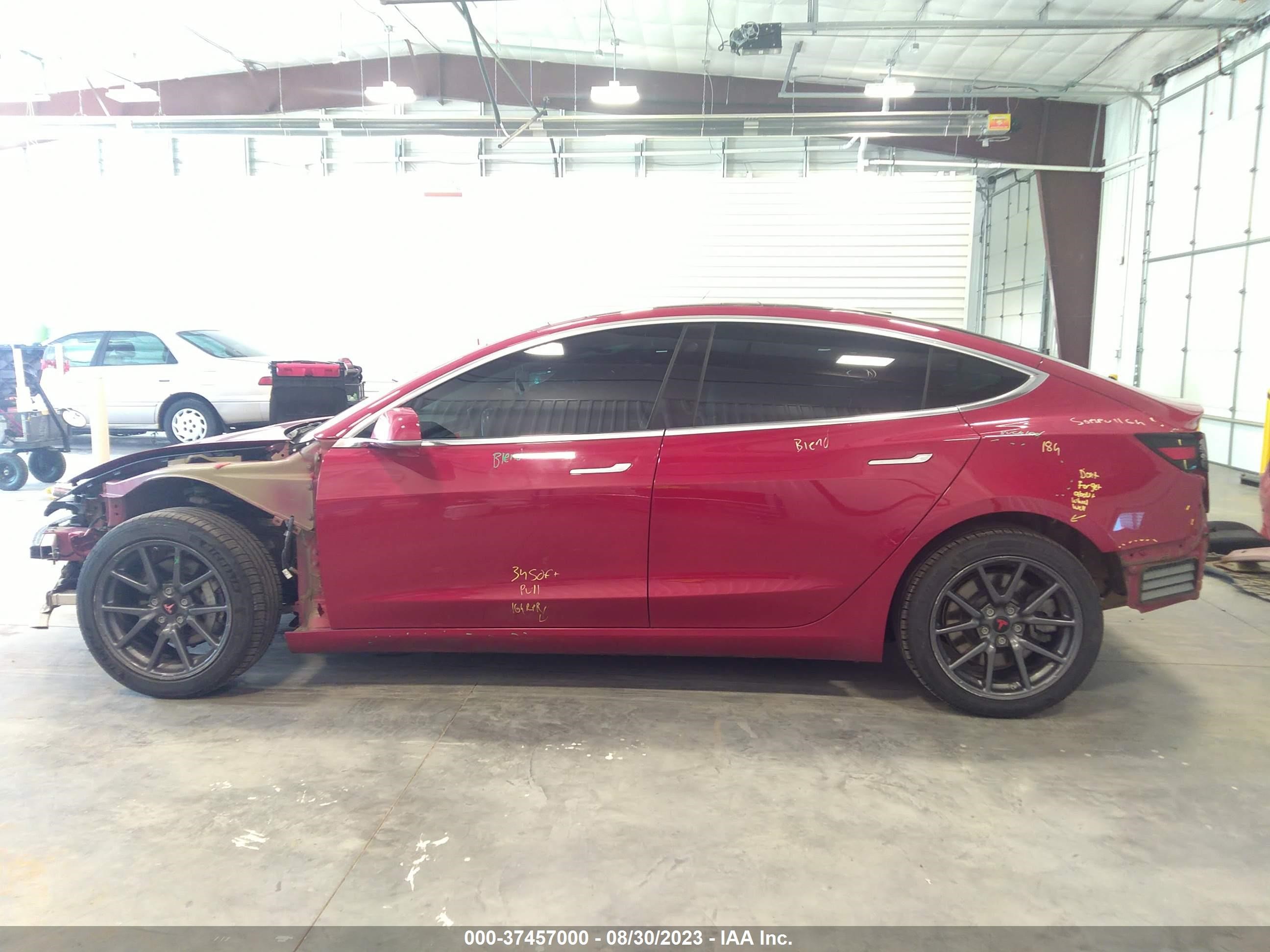 Photo 13 VIN: 5YJ3E1EB5JF129871 - TESLA MODEL 3 