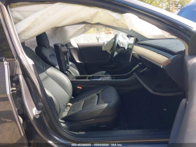 Photo 4 VIN: 5YJ3E1EB5JF150686 - TESLA MODEL 3 