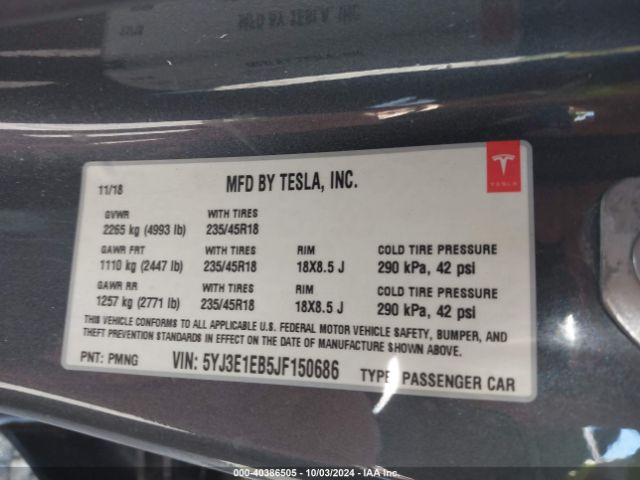 Photo 8 VIN: 5YJ3E1EB5JF150686 - TESLA MODEL 3 