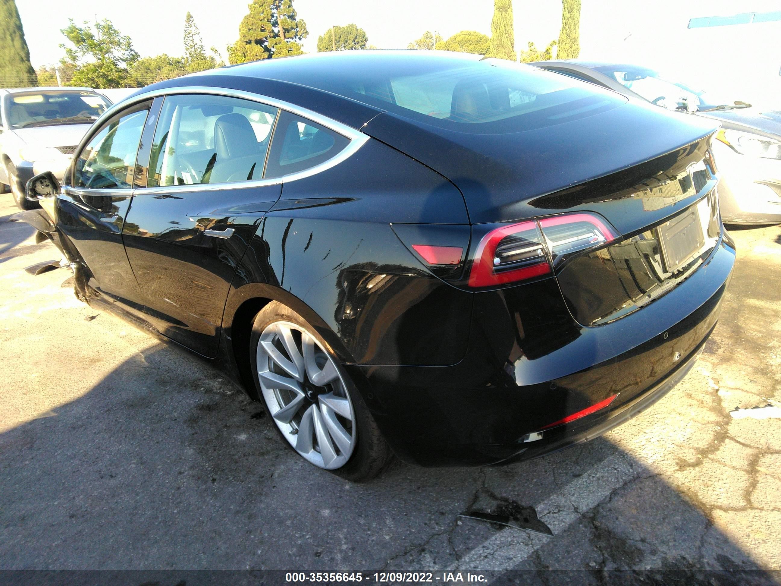 Photo 2 VIN: 5YJ3E1EB5KF433543 - TESLA MODEL 3 