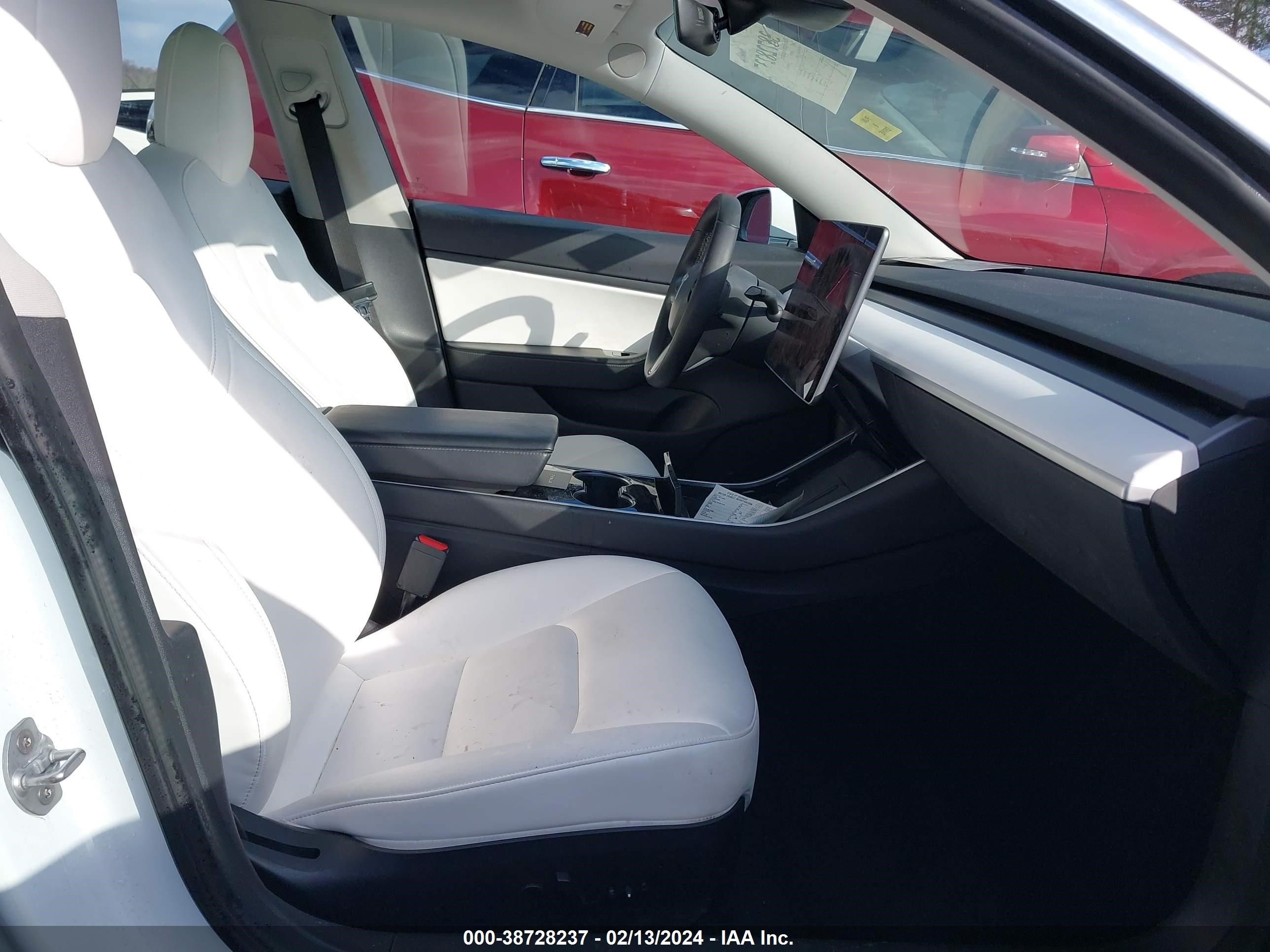 Photo 4 VIN: 5YJ3E1EB5LF622887 - TESLA MODEL 3 