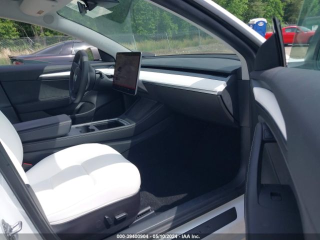 Photo 4 VIN: 5YJ3E1EB5MF064248 - TESLA MODEL 3 