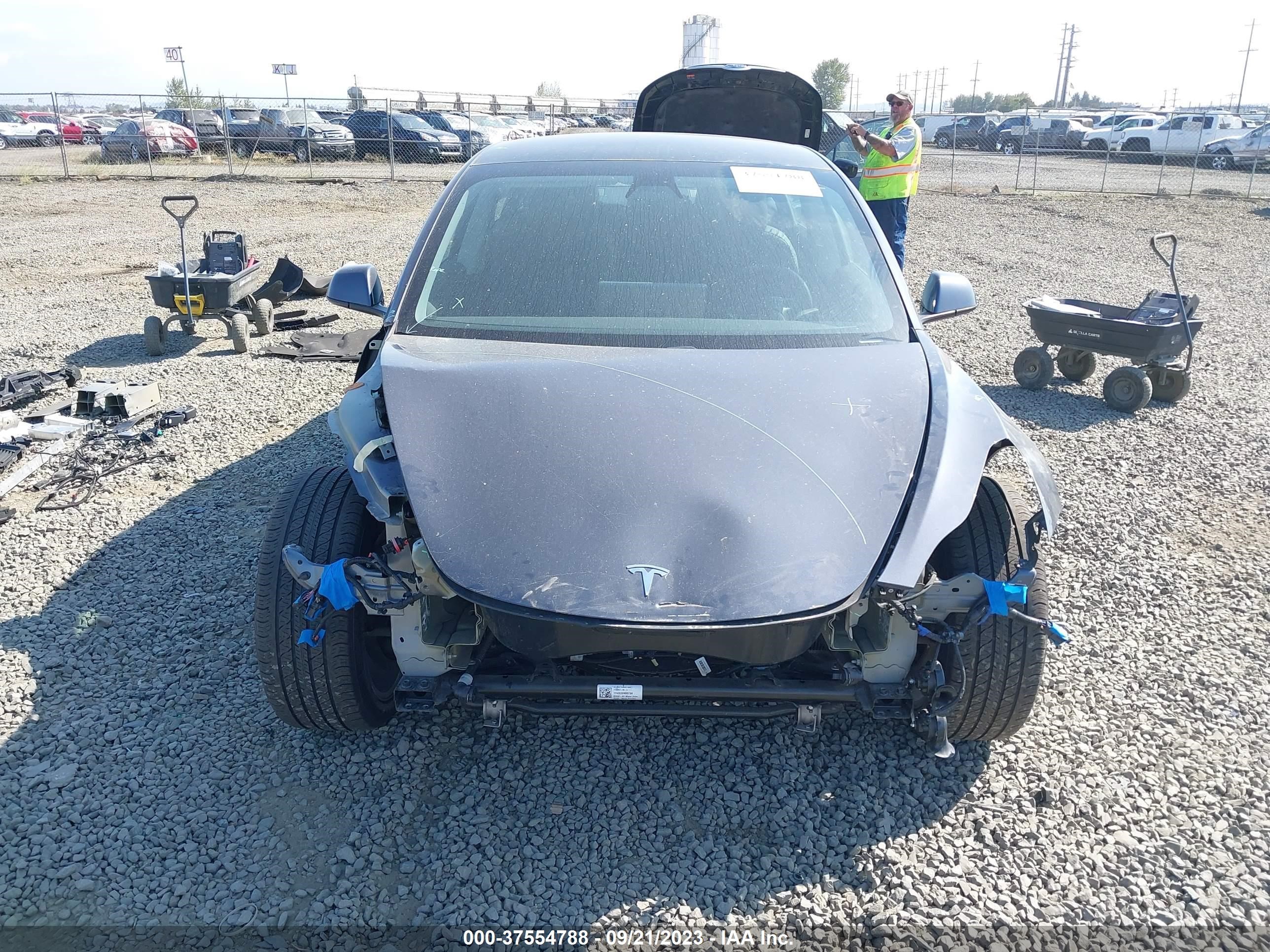 Photo 11 VIN: 5YJ3E1EB5MF870977 - TESLA MODEL 3 