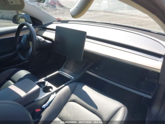 Photo 4 VIN: 5YJ3E1EB5MF983943 - TESLA MODEL 3 