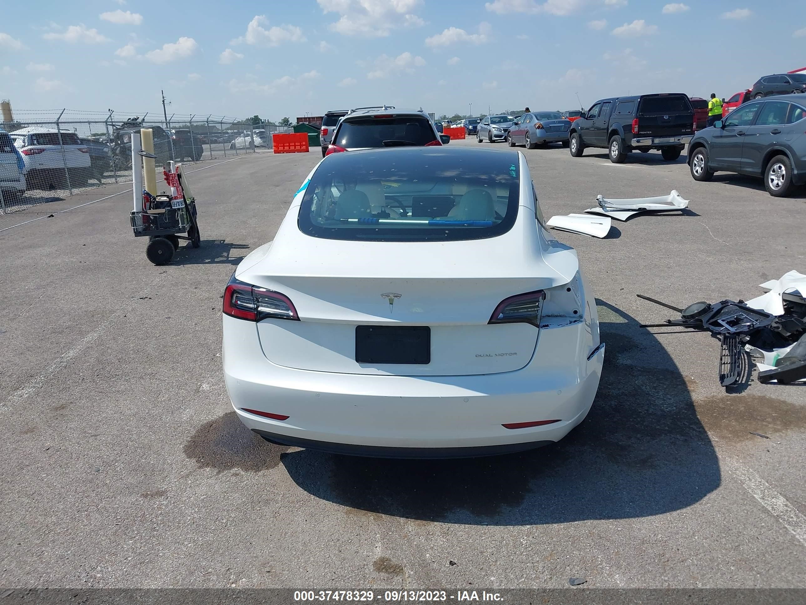 Photo 15 VIN: 5YJ3E1EB5NF119606 - TESLA MODEL 3 