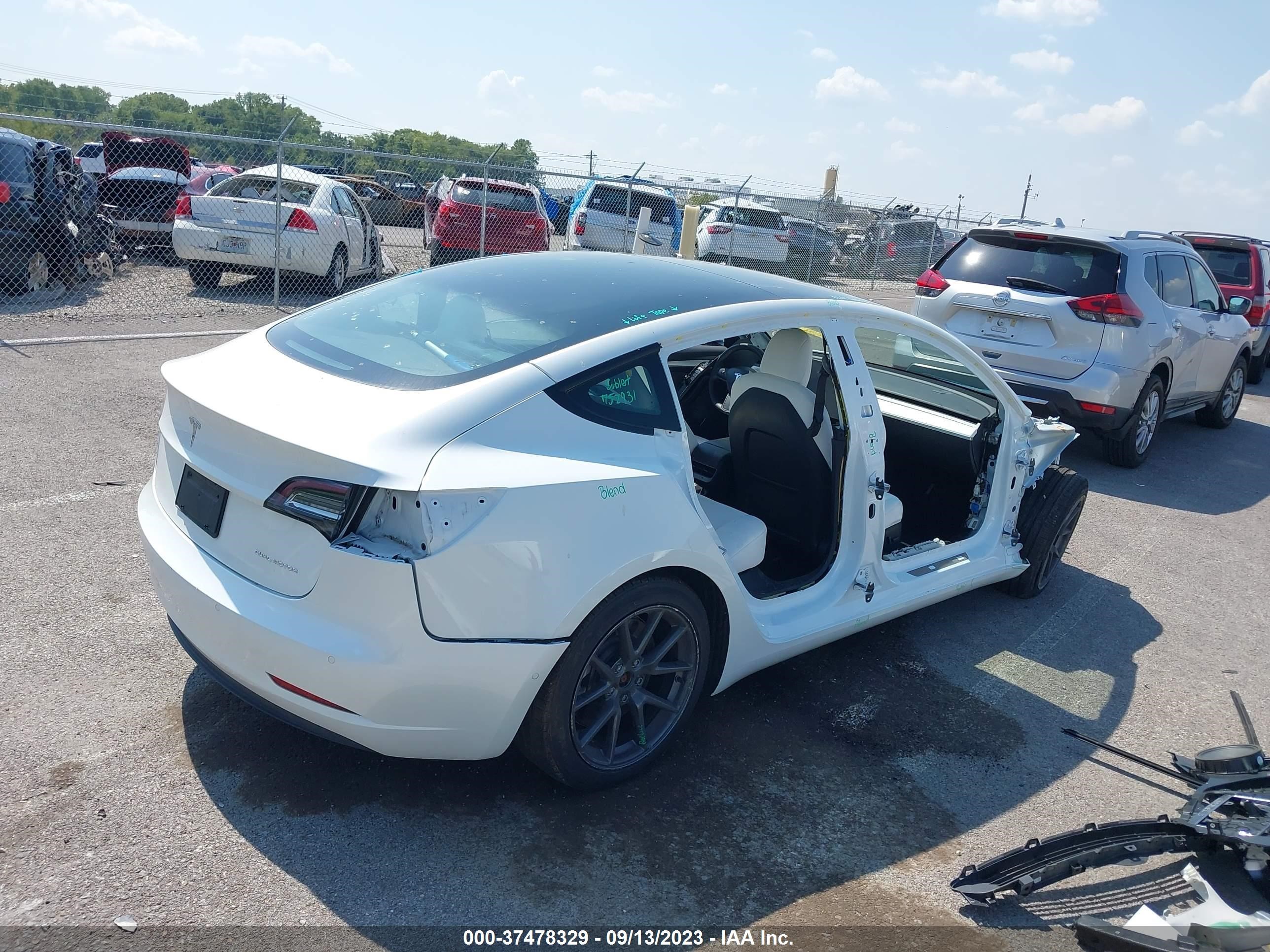 Photo 3 VIN: 5YJ3E1EB5NF119606 - TESLA MODEL 3 