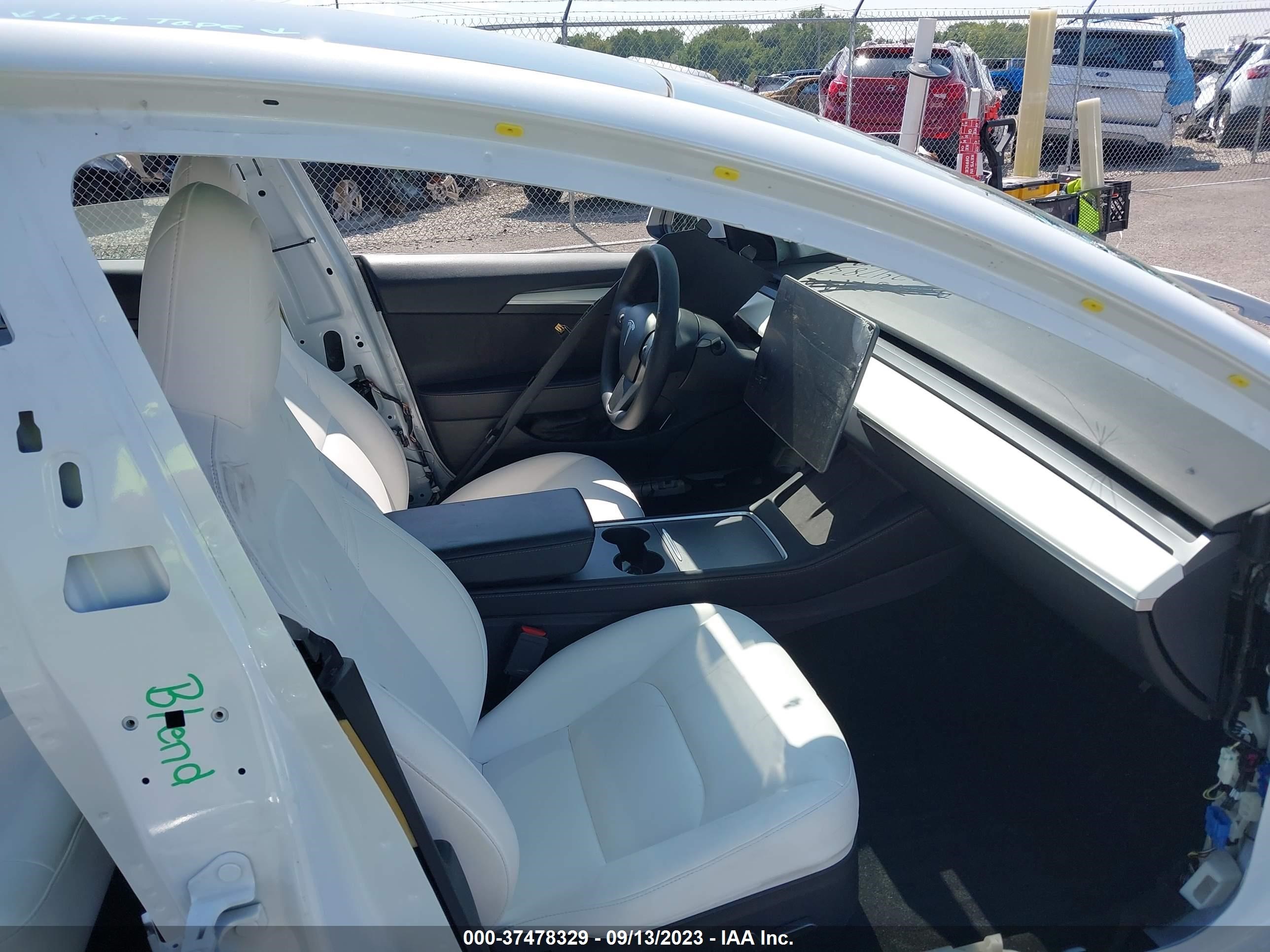 Photo 4 VIN: 5YJ3E1EB5NF119606 - TESLA MODEL 3 