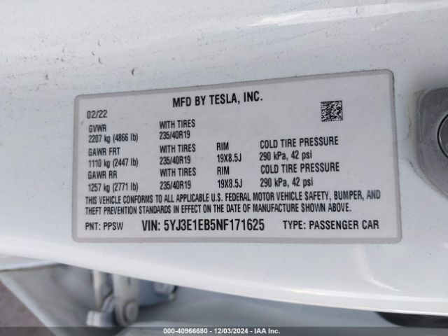 Photo 8 VIN: 5YJ3E1EB5NF171625 - TESLA MODEL 3 