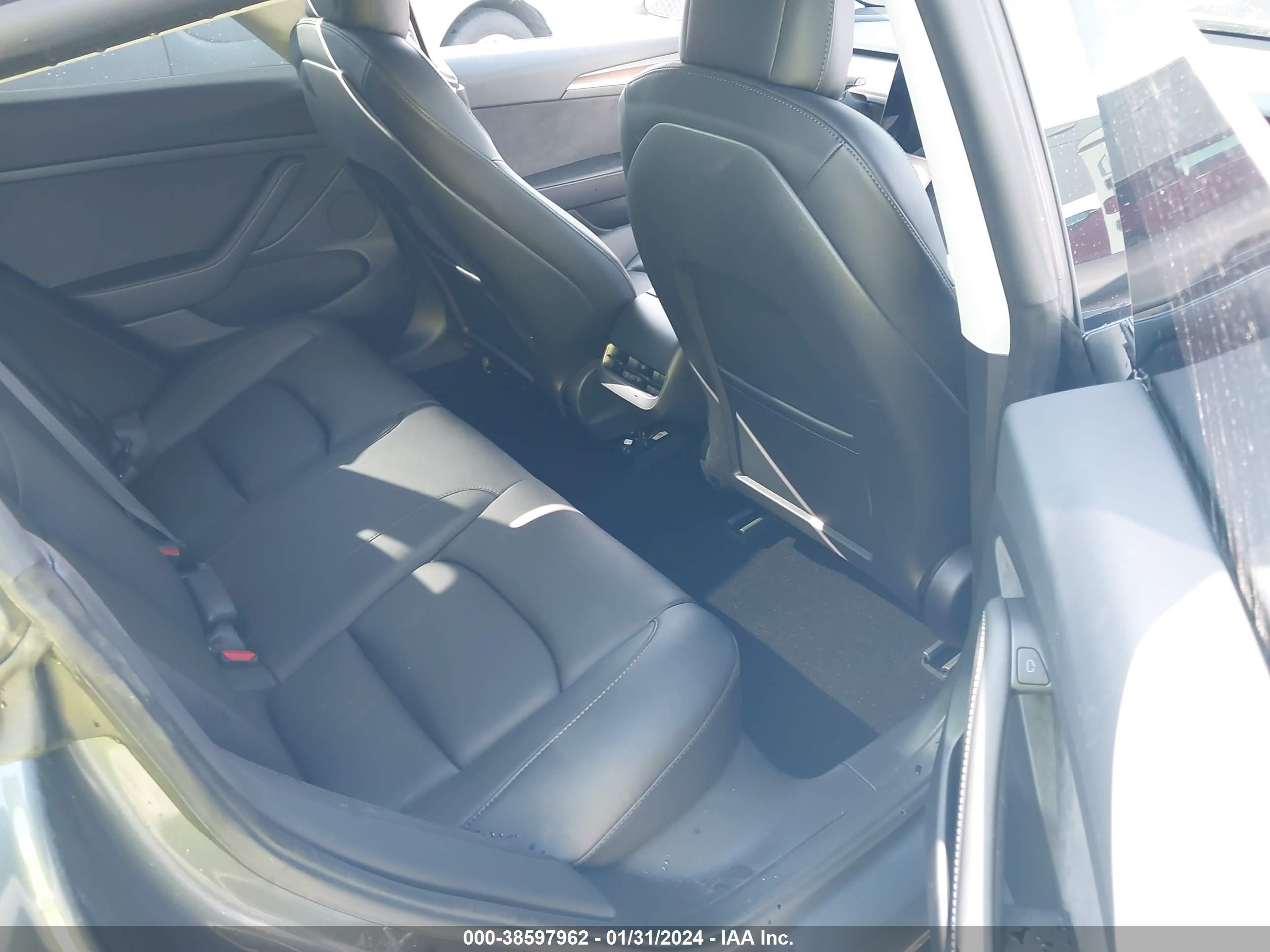 Photo 6 VIN: 5YJ3E1EB5NF183452 - TESLA MODEL 3 