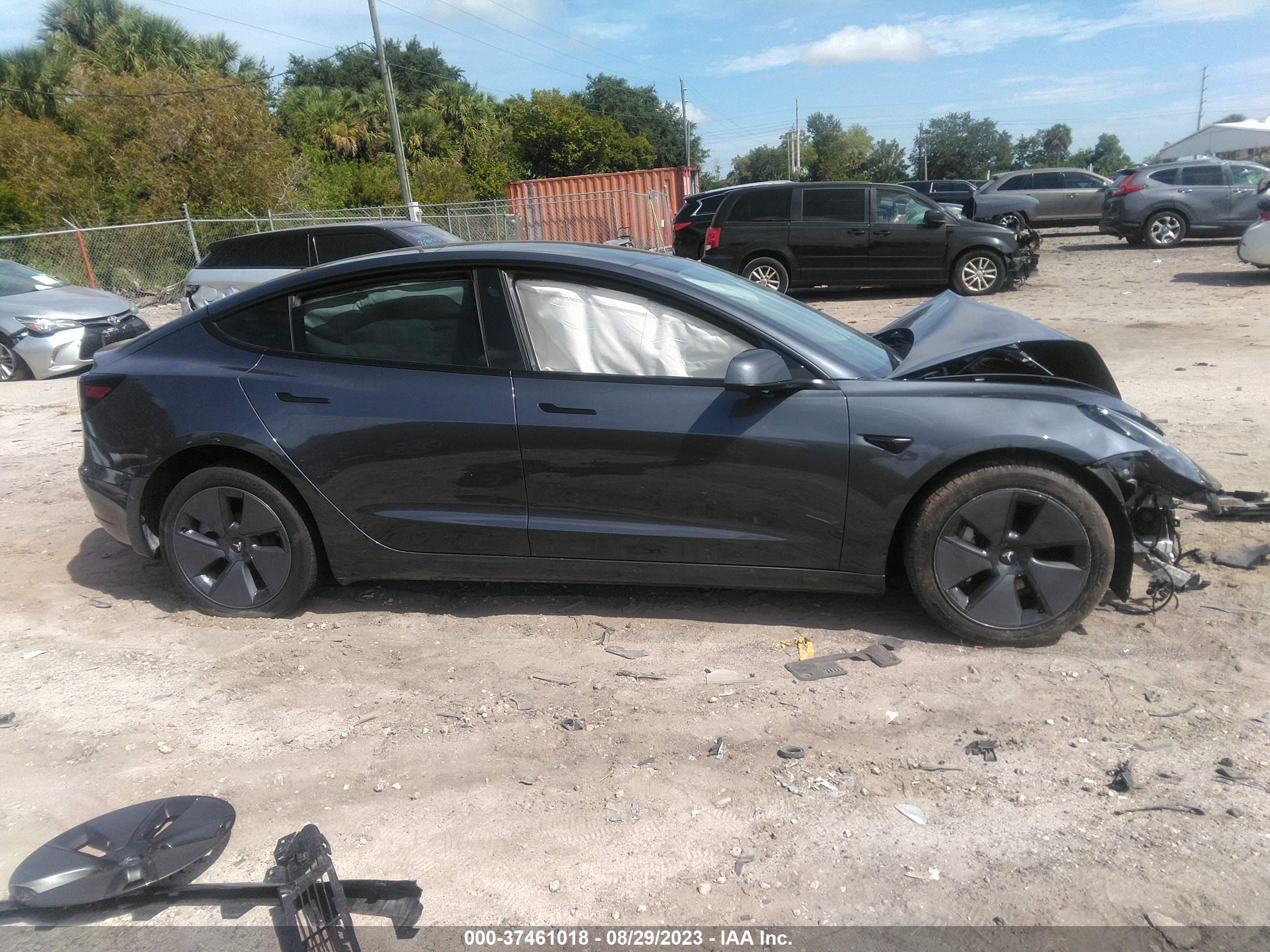 Photo 10 VIN: 5YJ3E1EB5NF311804 - TESLA MODEL 3 