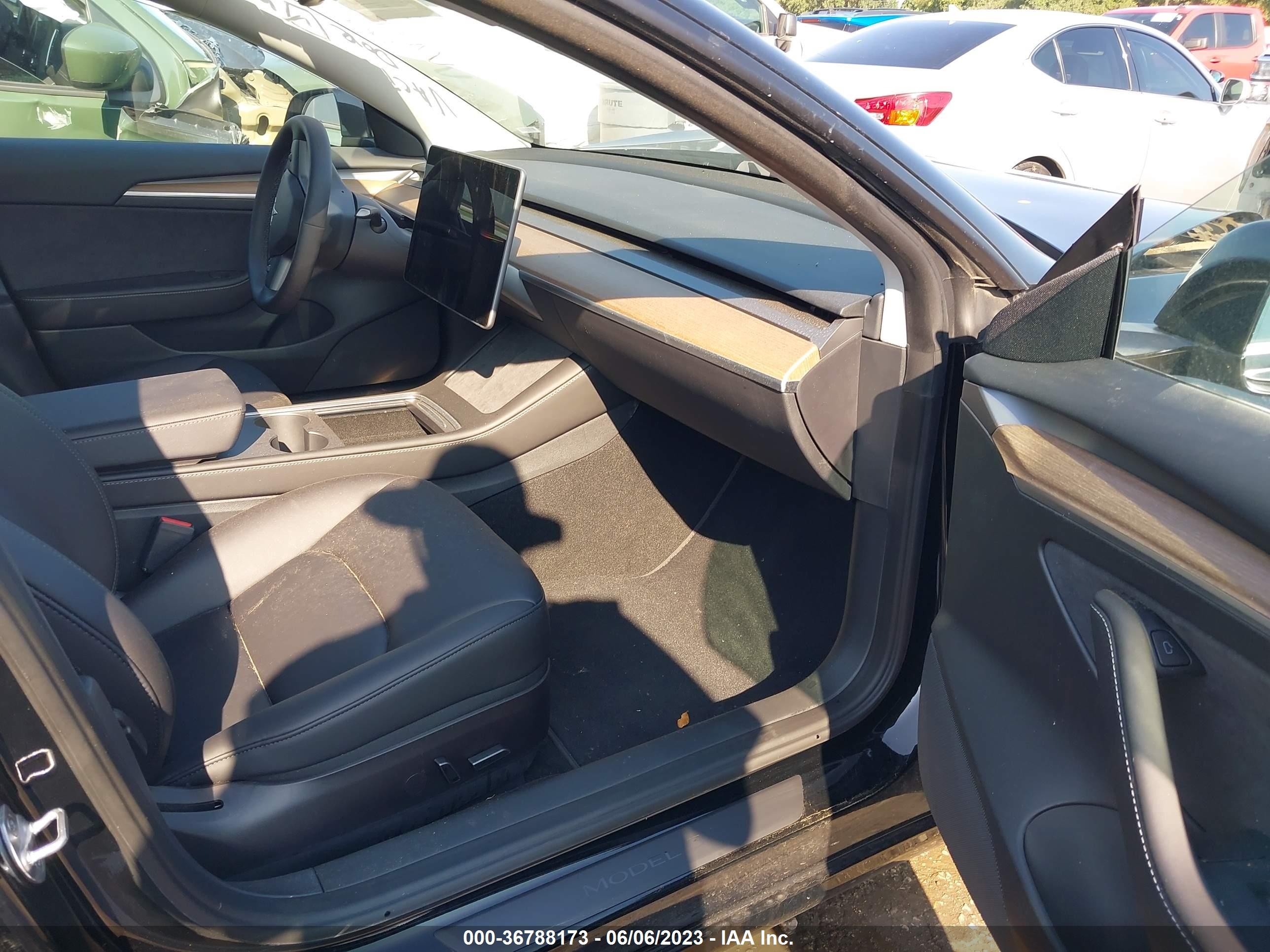 Photo 4 VIN: 5YJ3E1EB5PF416555 - TESLA MODEL 3 