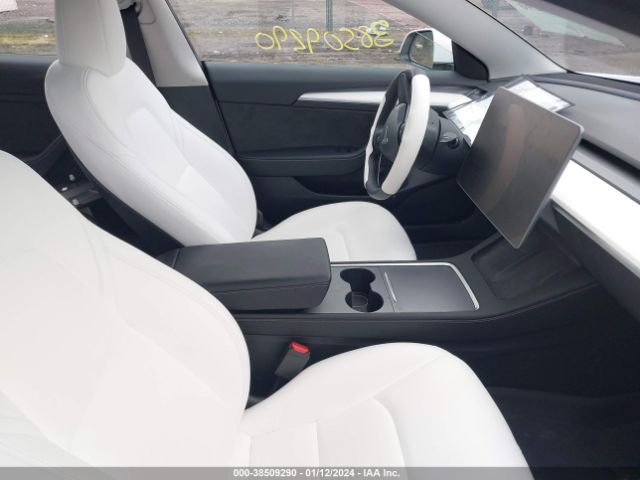 Photo 4 VIN: 5YJ3E1EB5PF591582 - TESLA MODEL 3 