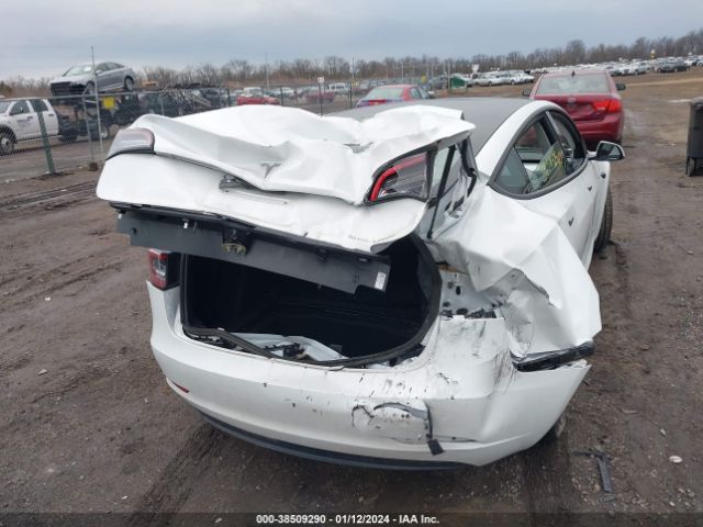 Photo 5 VIN: 5YJ3E1EB5PF591582 - TESLA MODEL 3 