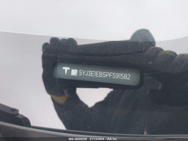 Photo 8 VIN: 5YJ3E1EB5PF591582 - TESLA MODEL 3 