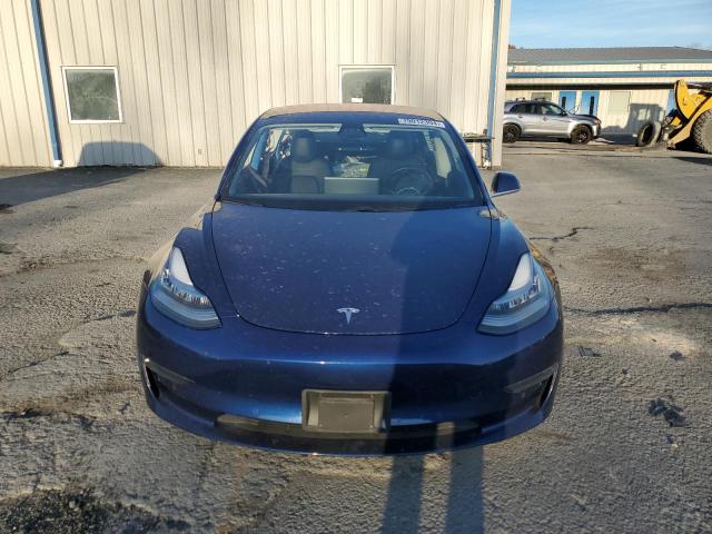 Photo 4 VIN: 5YJ3E1EB6JF064397 - TESLA MODEL 3 