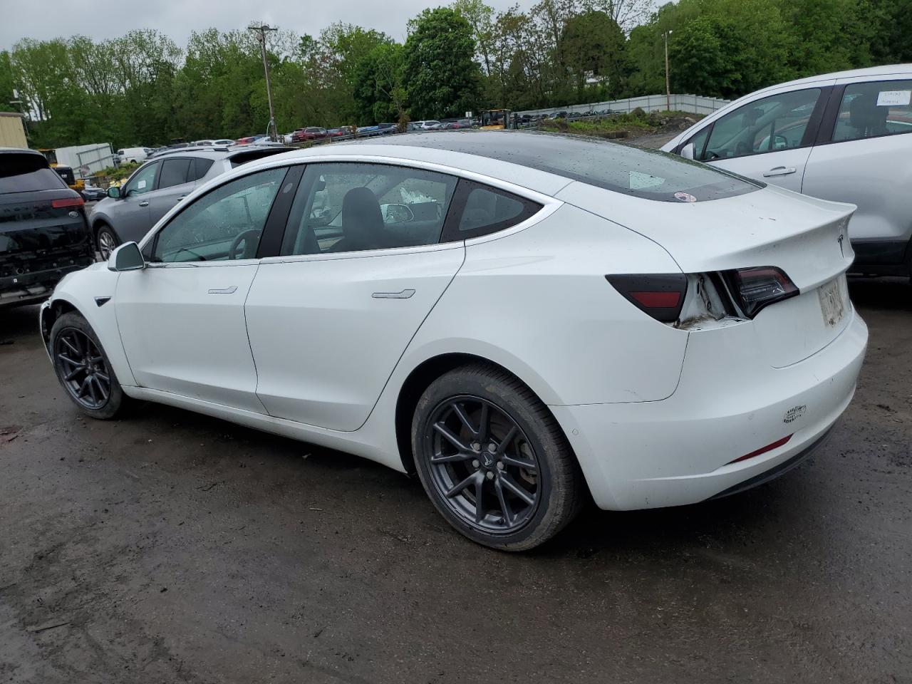 Photo 1 VIN: 5YJ3E1EB6JF066845 - TESLA MODEL 3 