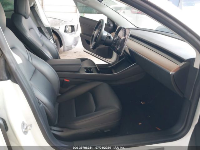 Photo 4 VIN: 5YJ3E1EB6JF066960 - TESLA MODEL 3 