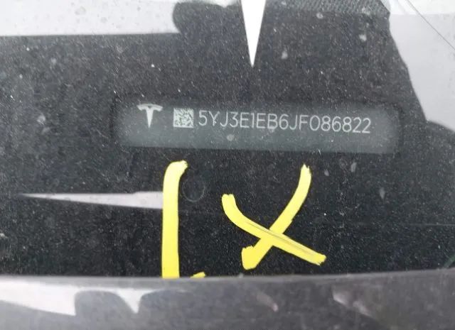 Photo 8 VIN: 5YJ3E1EB6JF086822 - TESLA MODEL 3 