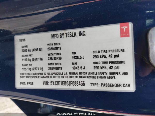 Photo 8 VIN: 5YJ3E1EB6JF088456 - TESLA MODEL 3 