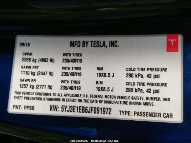 Photo 8 VIN: 5YJ3E1EB6JF091972 - TESLA MODEL 3 