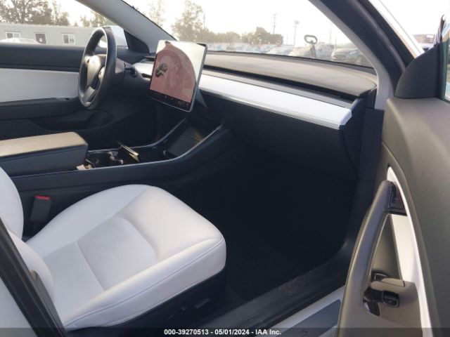 Photo 4 VIN: 5YJ3E1EB6JF112920 - TESLA MODEL 3 