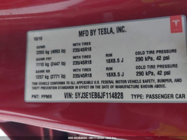 Photo 8 VIN: 5YJ3E1EB6JF114828 - TESLA MODEL 3 