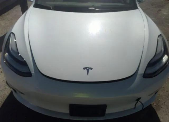 Photo 9 VIN: 5YJ3E1EB6JF134285 - TESLA MODEL 3 