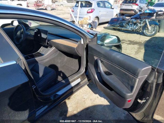 Photo 4 VIN: 5YJ3E1EB6KF385566 - TESLA MODEL 3 