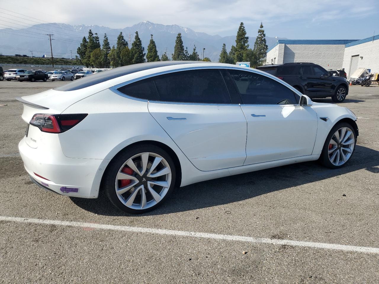 Photo 2 VIN: 5YJ3E1EB6KF413656 - TESLA MODEL 3 