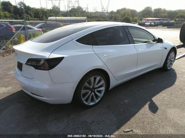 Photo 3 VIN: 5YJ3E1EB6KF421837 - TESLA MODEL 3 