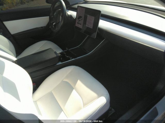 Photo 4 VIN: 5YJ3E1EB6KF421837 - TESLA MODEL 3 