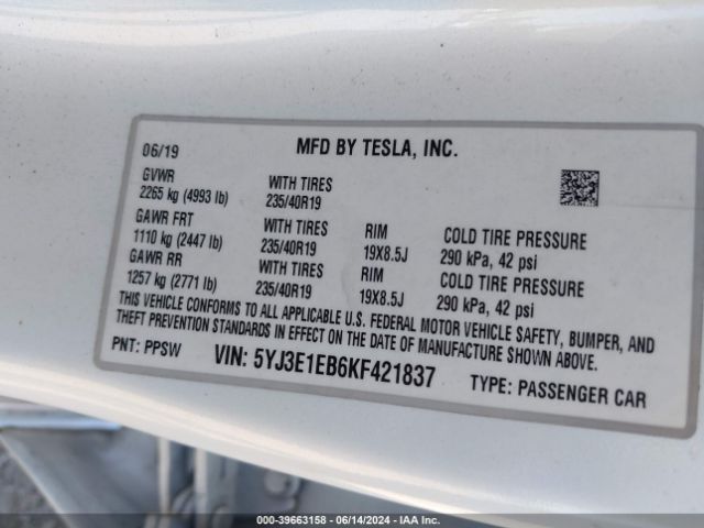 Photo 8 VIN: 5YJ3E1EB6KF421837 - TESLA MODEL 3 