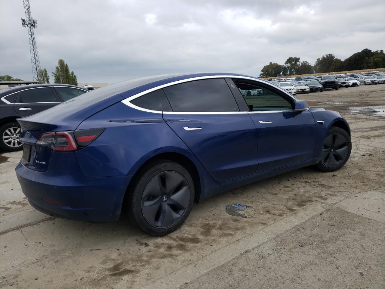 Photo 2 VIN: 5YJ3E1EB6KF469130 - TESLA MODEL 3 