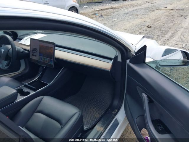 Photo 4 VIN: 5YJ3E1EB6LF735246 - TESLA MODEL 3 