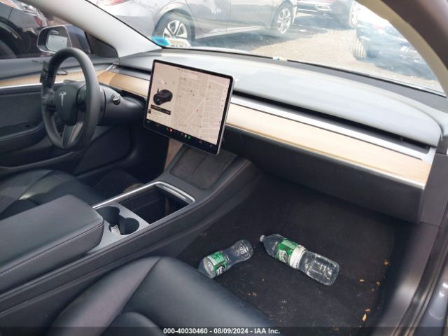 Photo 4 VIN: 5YJ3E1EB6MF974099 - TESLA MODEL 3 